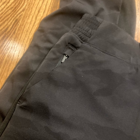 Athleta | Like New! Lined Brooklyn Camo Joggers Size 0 Bundle & Save! - Picture 4 of 6